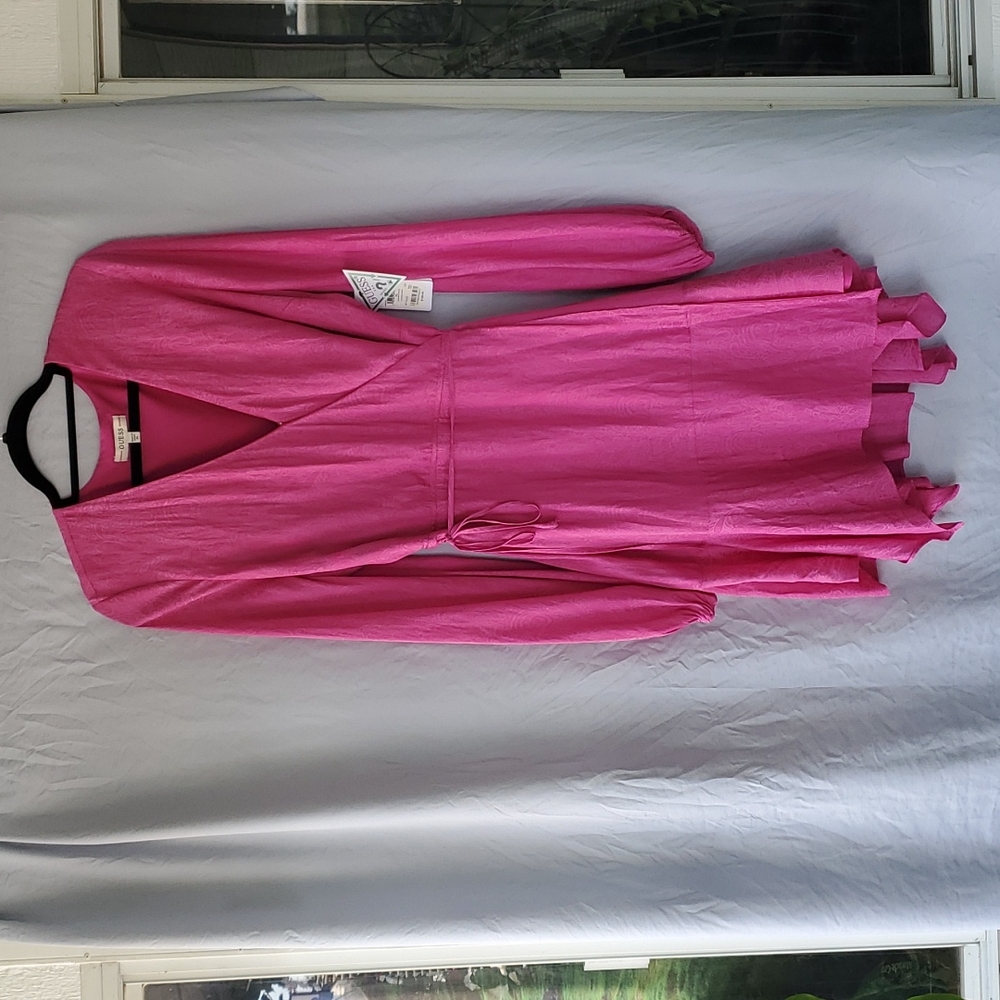 Hot pink guess mini wrap around xl